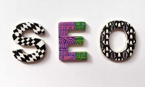 网站排名突围：现场与非现场搜索引擎技术深度解析