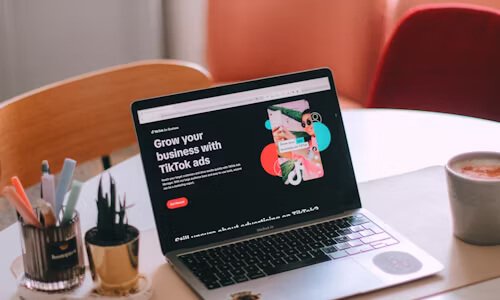 Web前端开发技术优化：助力网站建设高质量发展